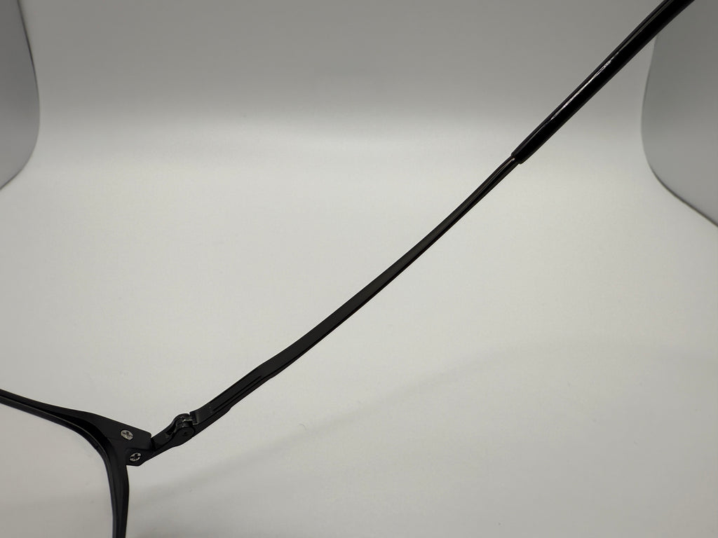 37002 Men style; Aluminium front ,B titanium temples ,acetate tips