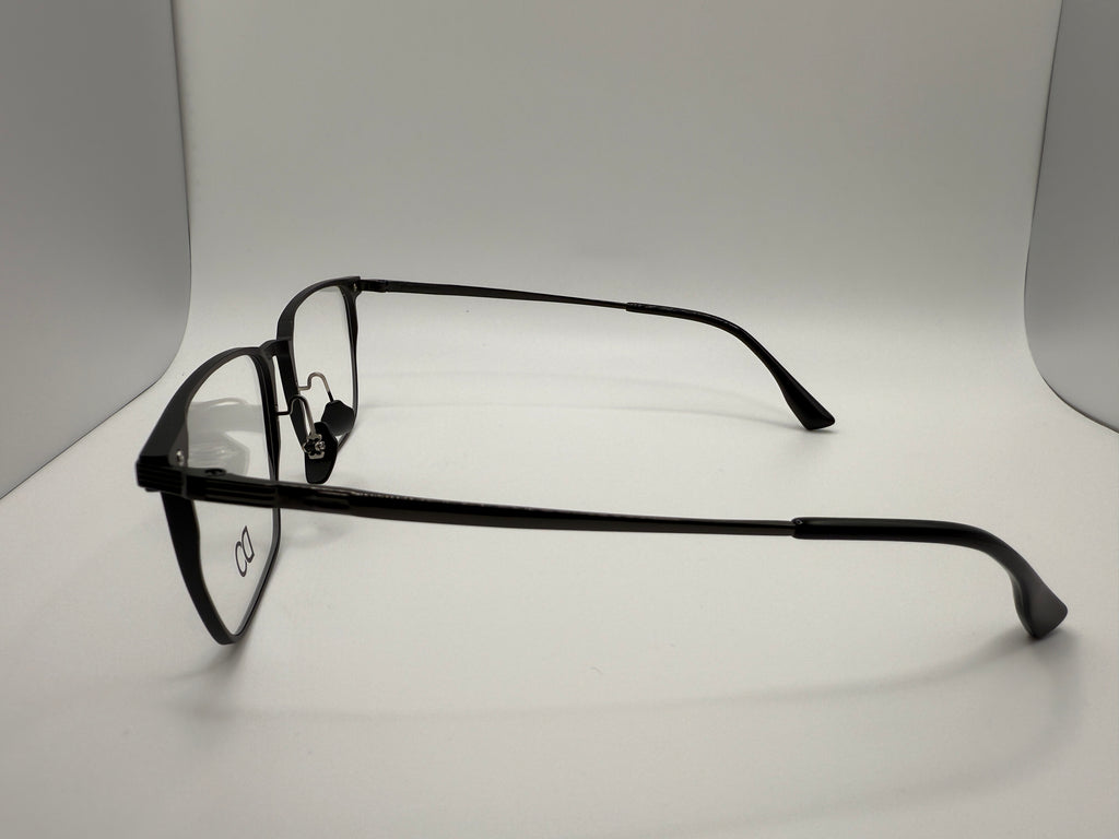 37002 Men style; Aluminium front ,B titanium temples ,acetate tips