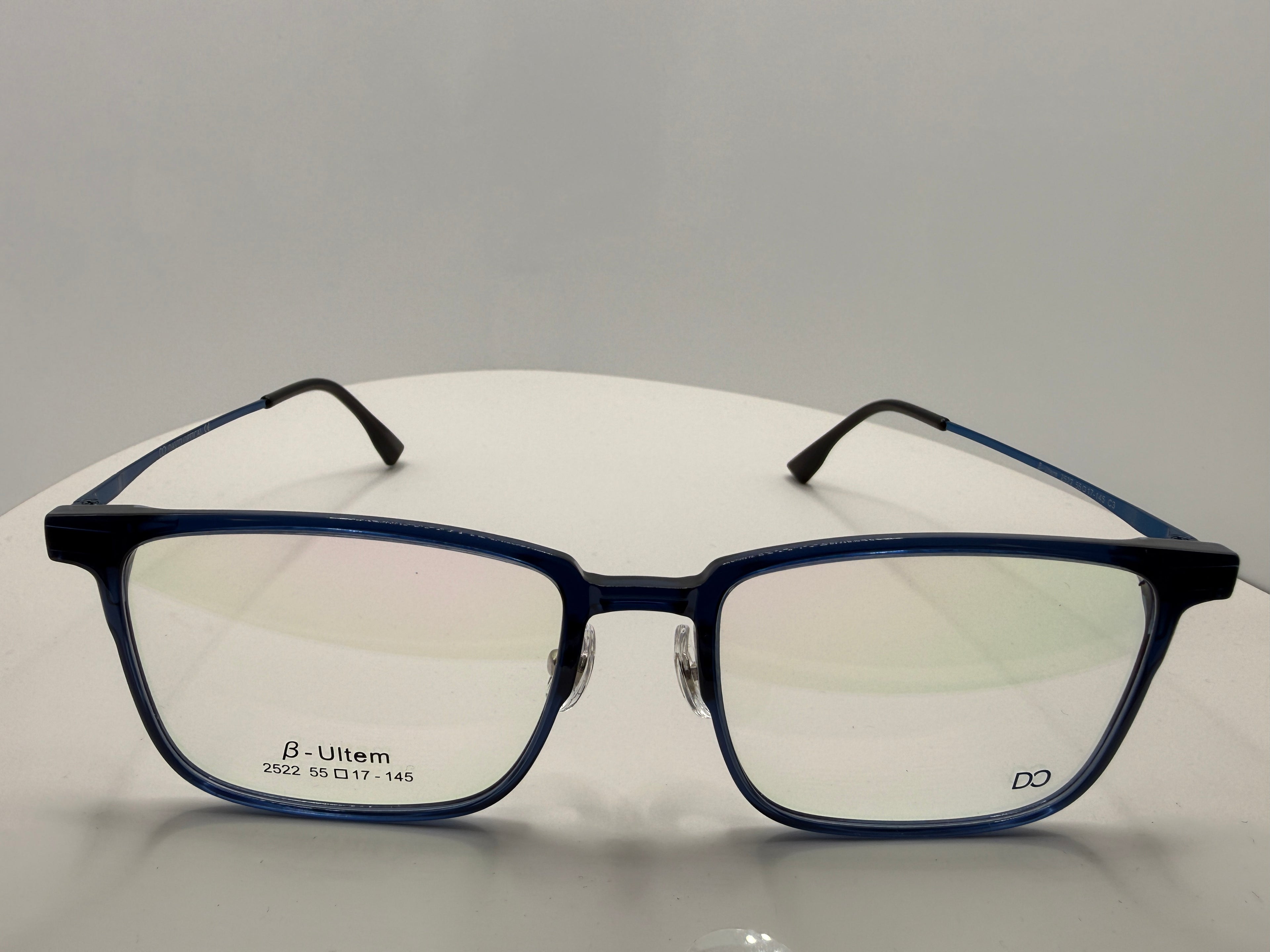 2522 Unisex Beta Uitem frame with clippers