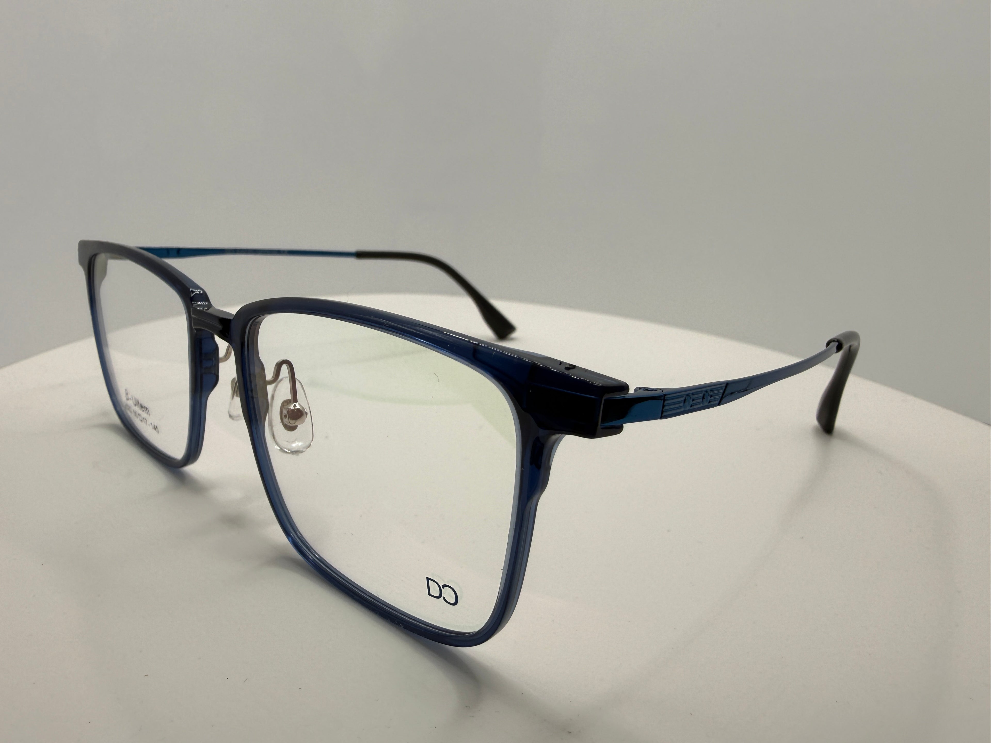 2522 Unisex Beta Uitem frame with clippers