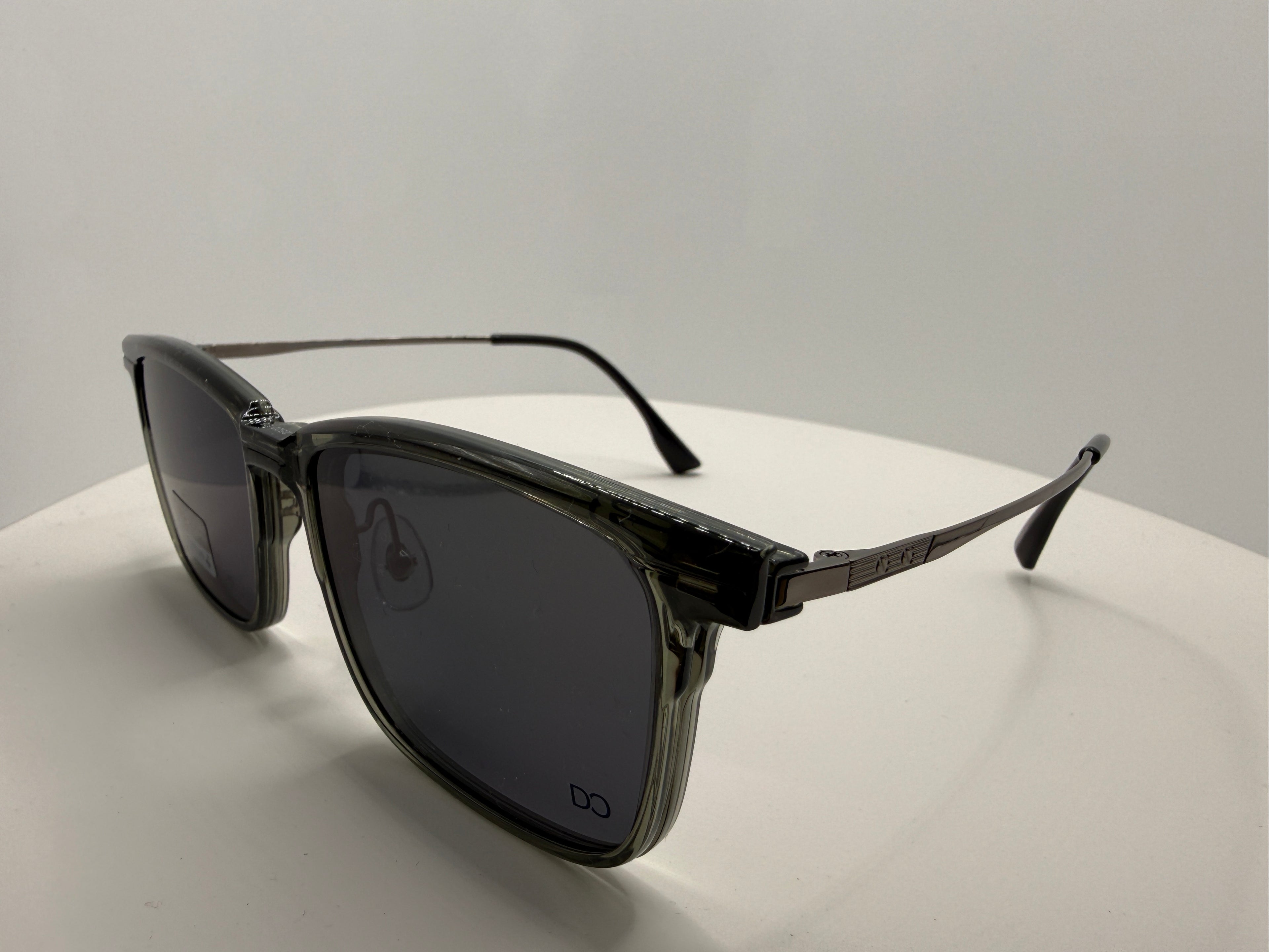 2522 Unisex Beta Uitem frame with clippers