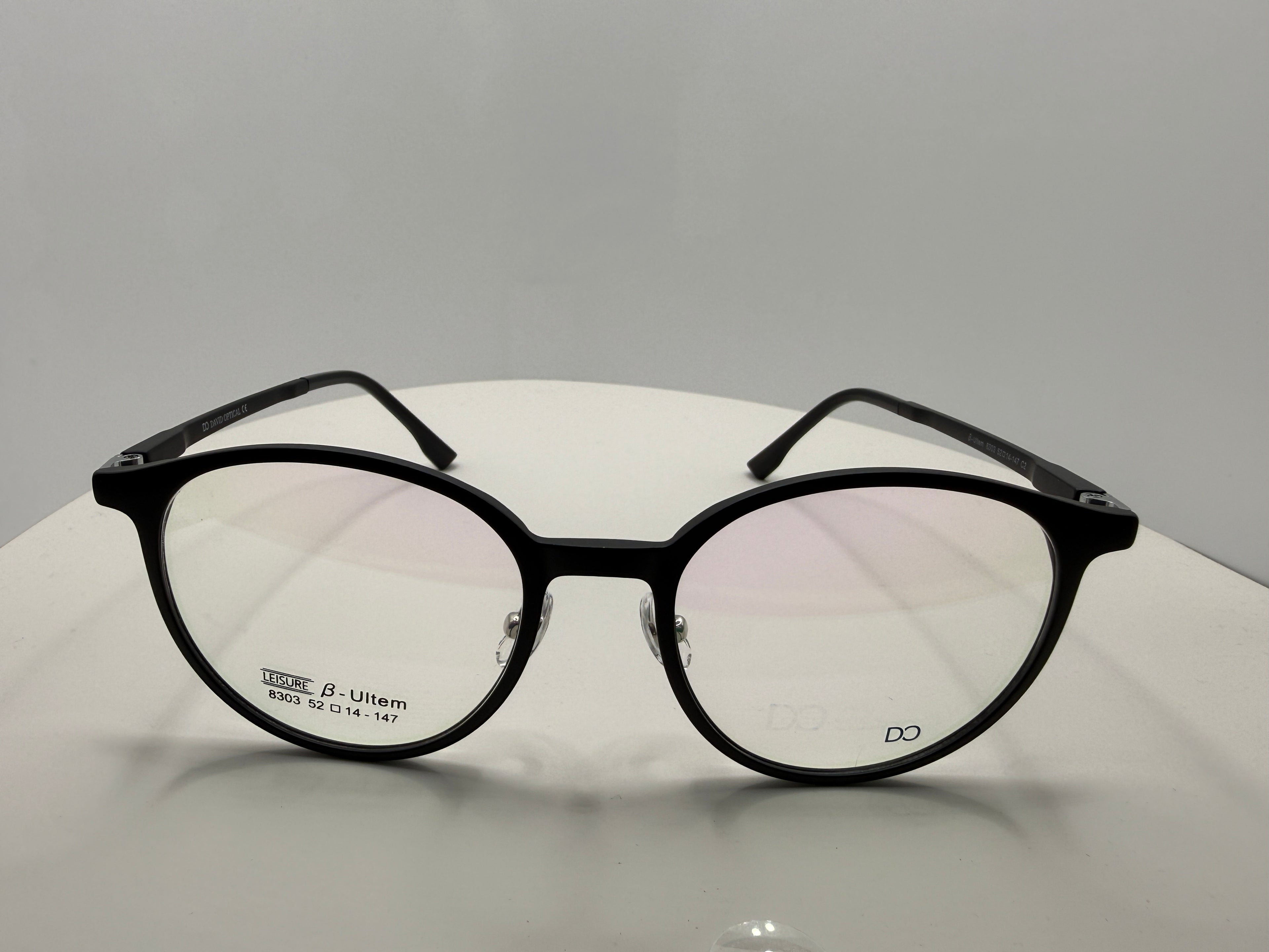 8303 Lady Beta Uitem frame with clippers