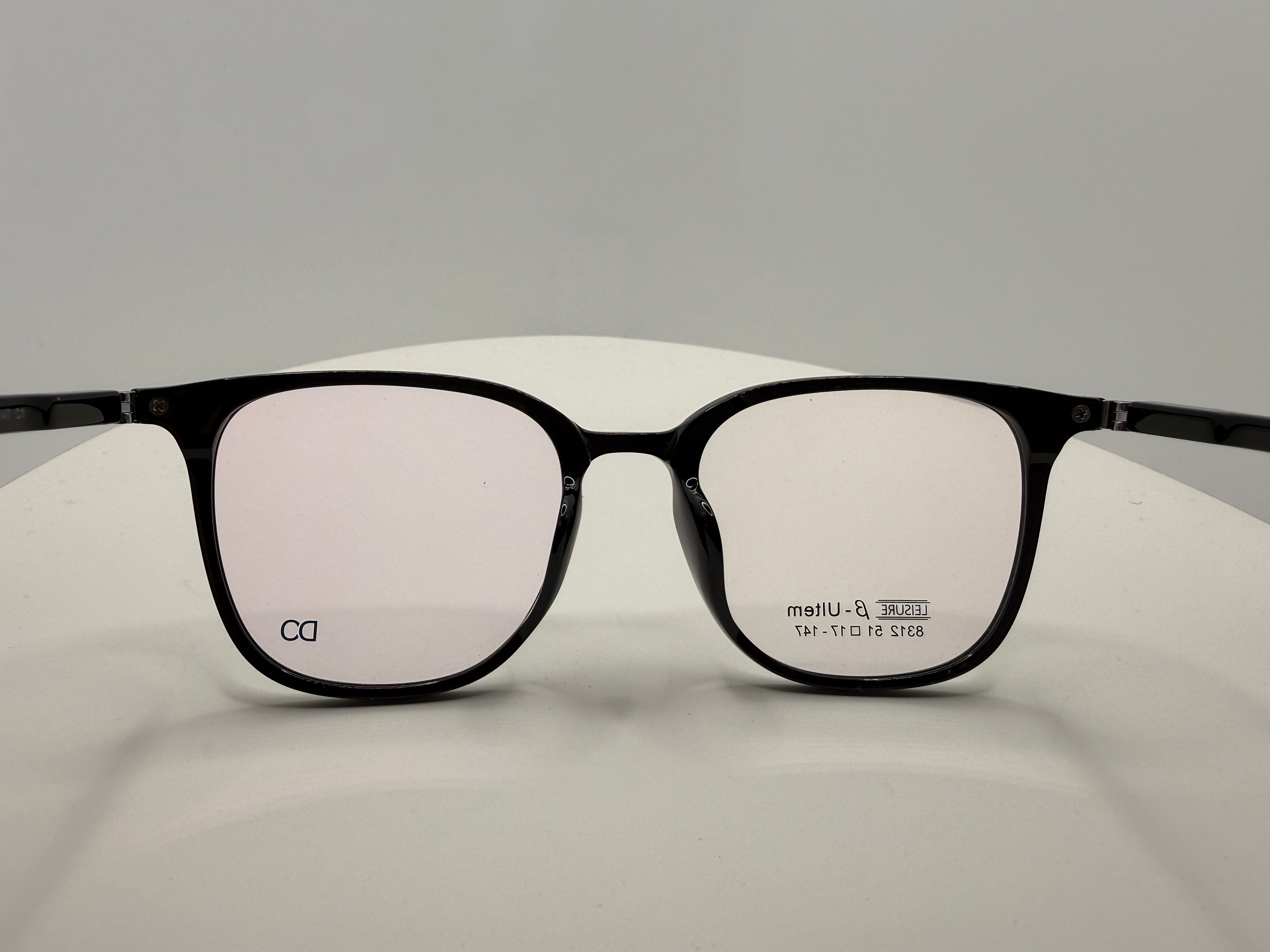 8312 Lady Beta Uitem frame with clippers