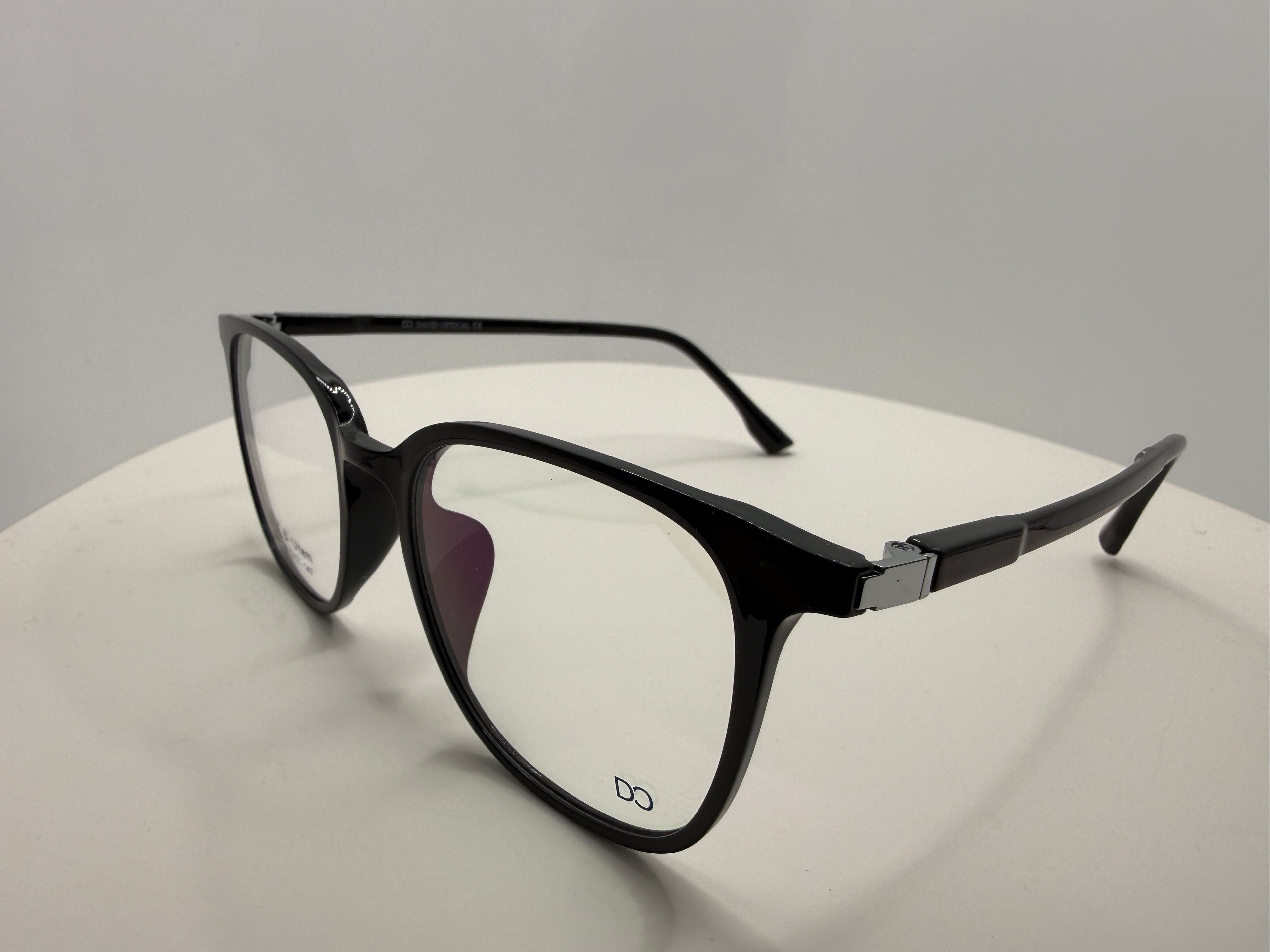 8312 Lady Beta Uitem frame with clippers