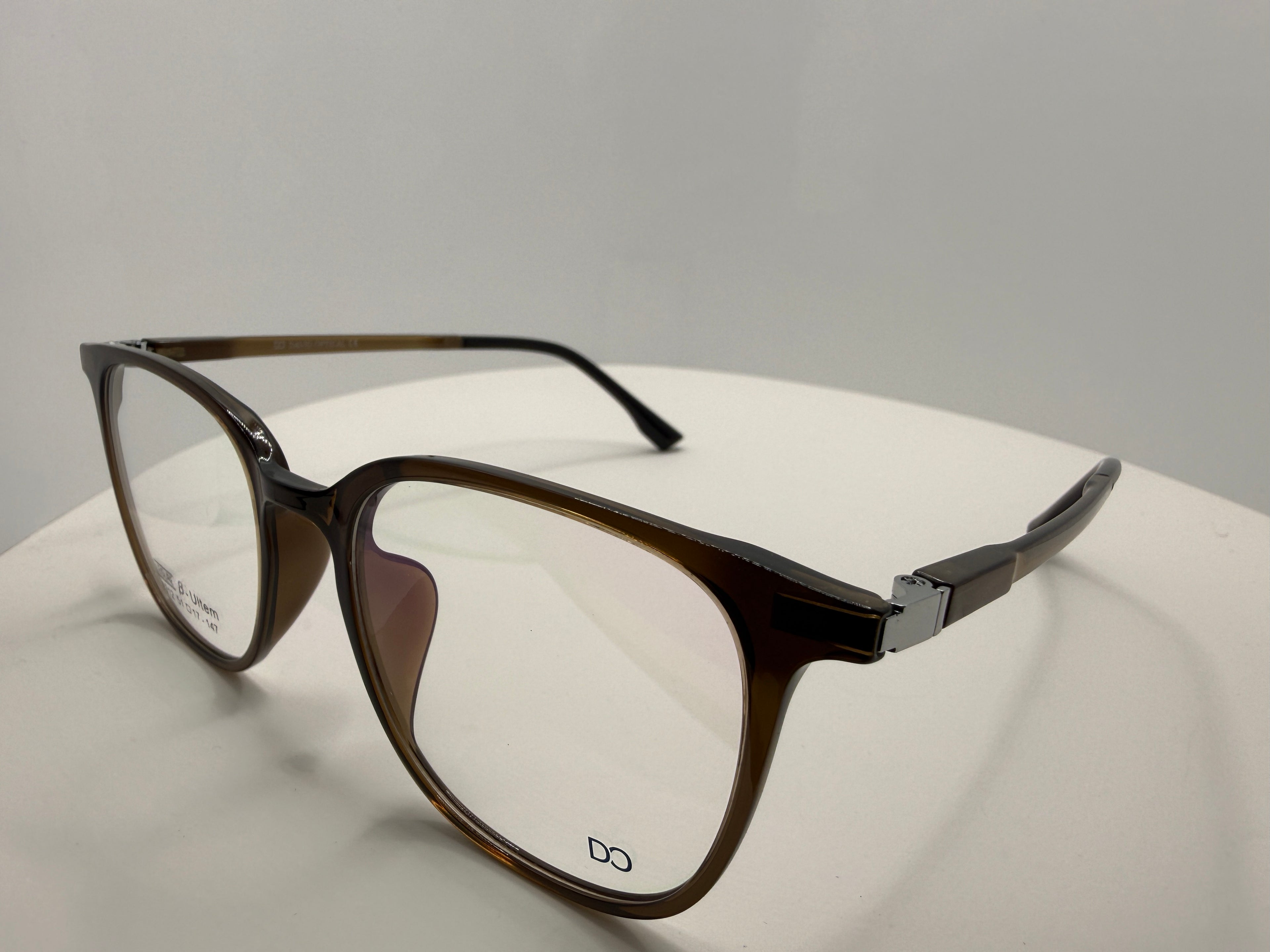8312 Lady Beta Uitem frame with clippers