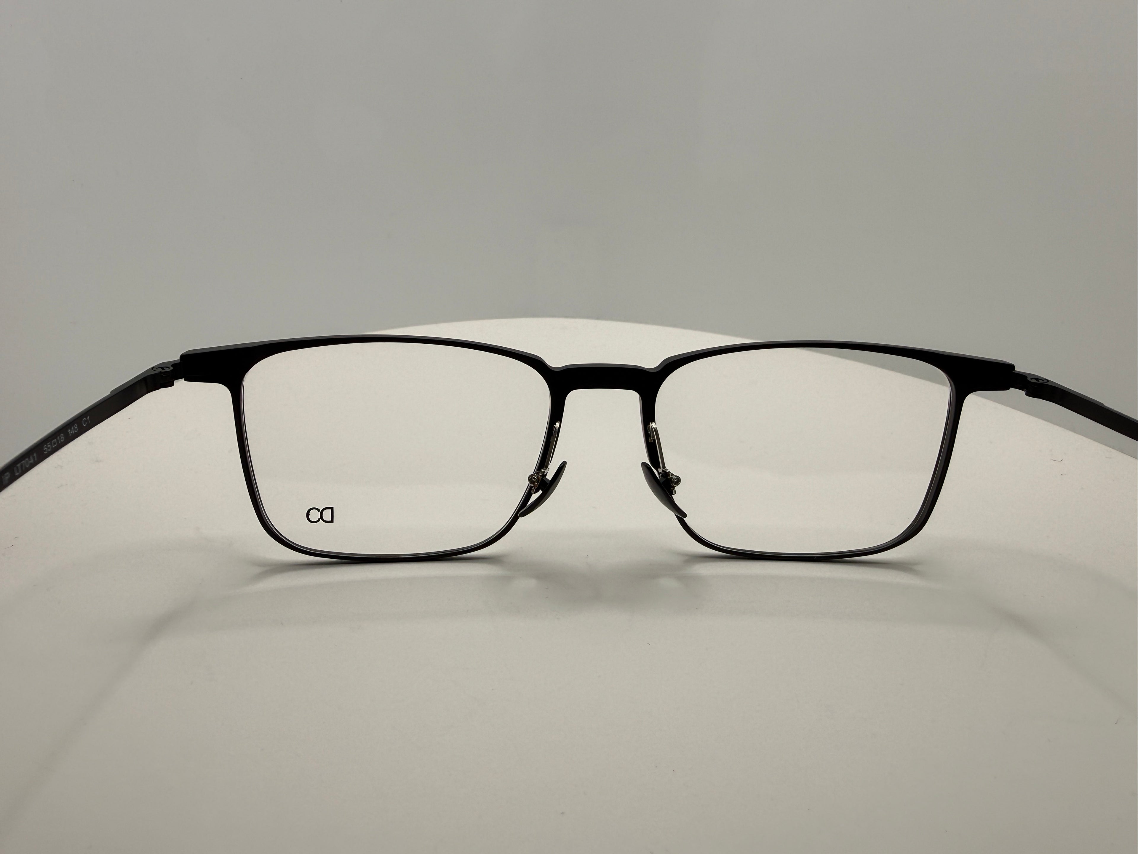 LT7041 C1 Titanium frame with clippers