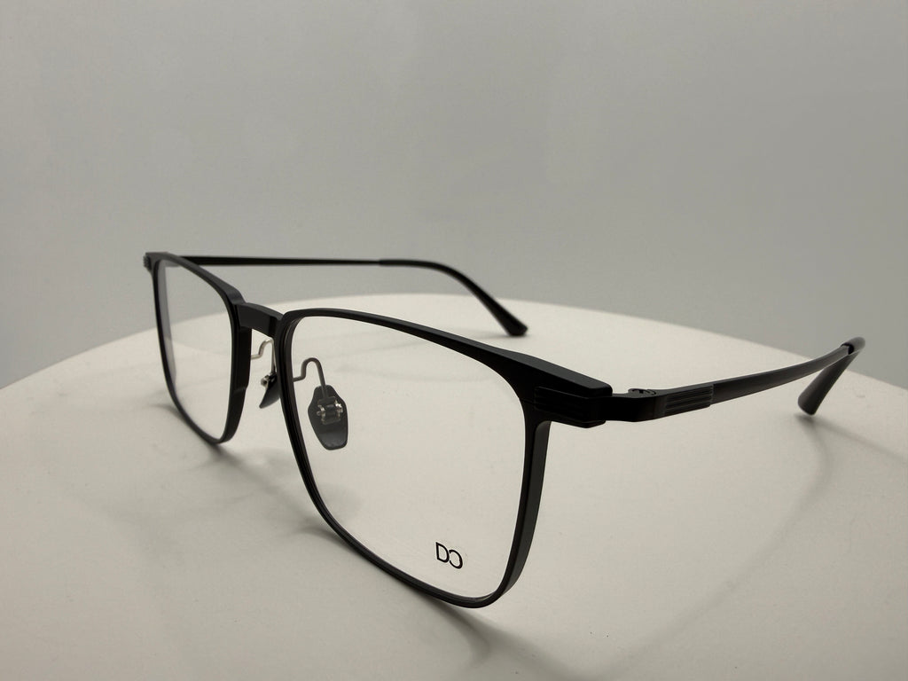 LT7041 C1 Titanium frame with clippers