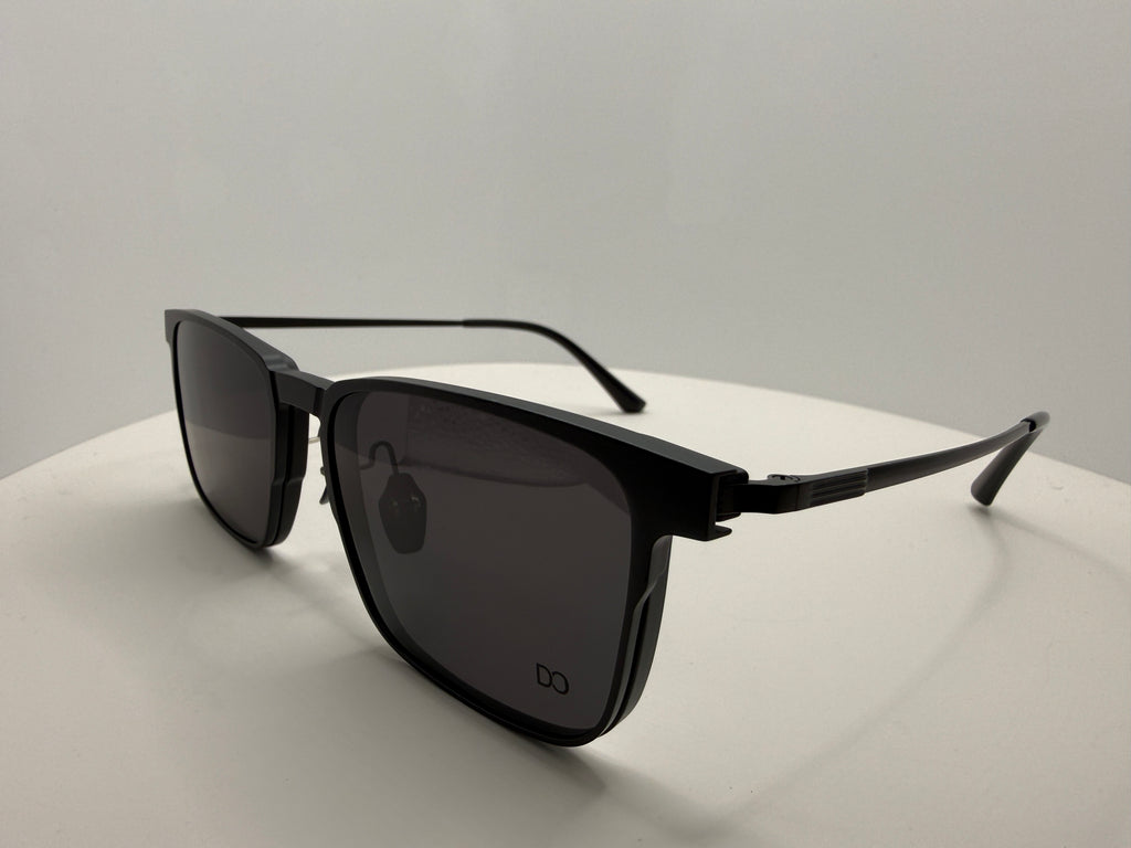 LT7041 C1 Titanium frame with clippers