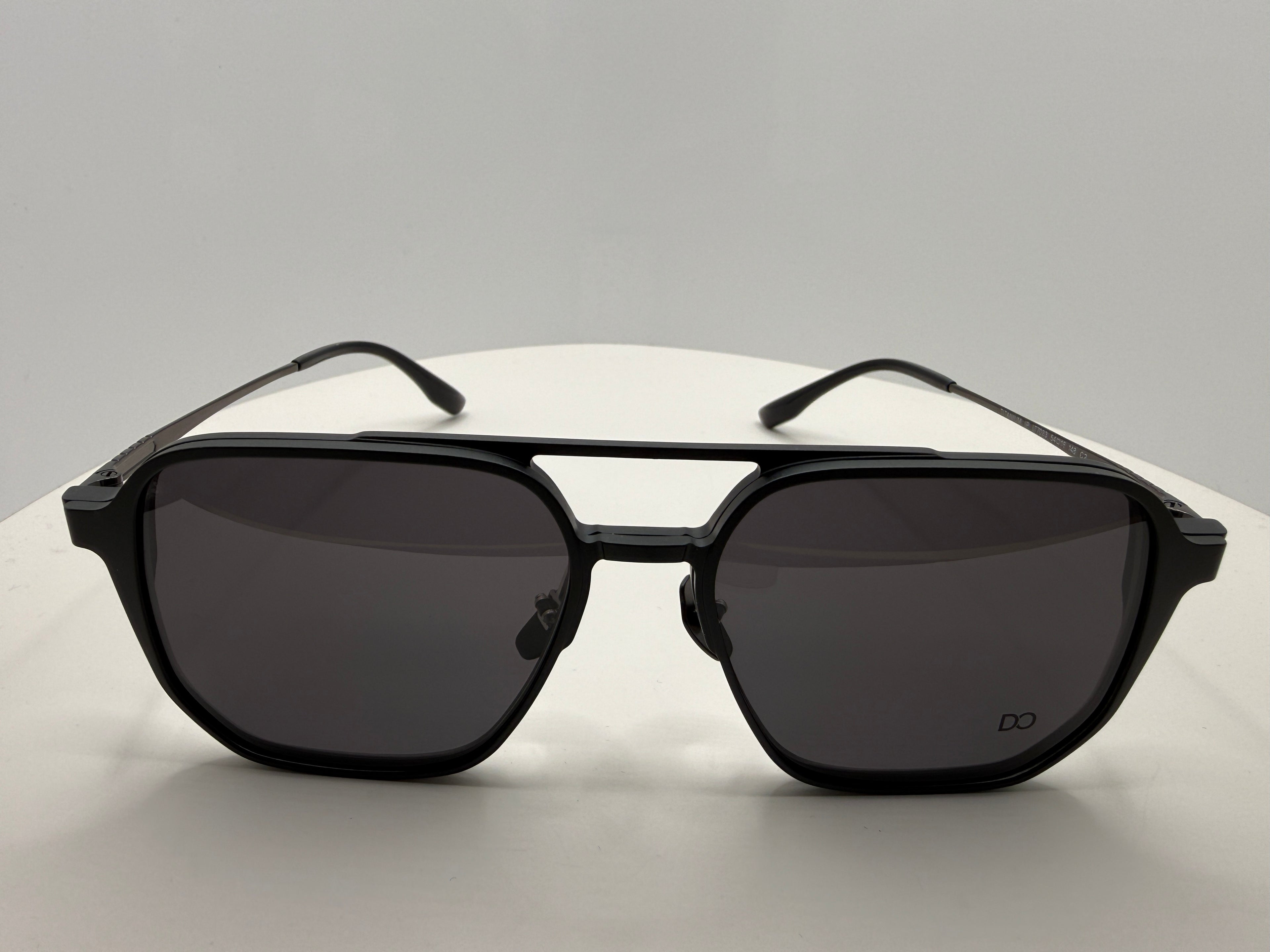 LT7033 C2 Titanium frame with clippers