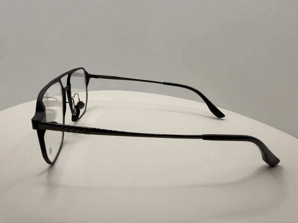 LT7033 C2 Titanium frame with clippers