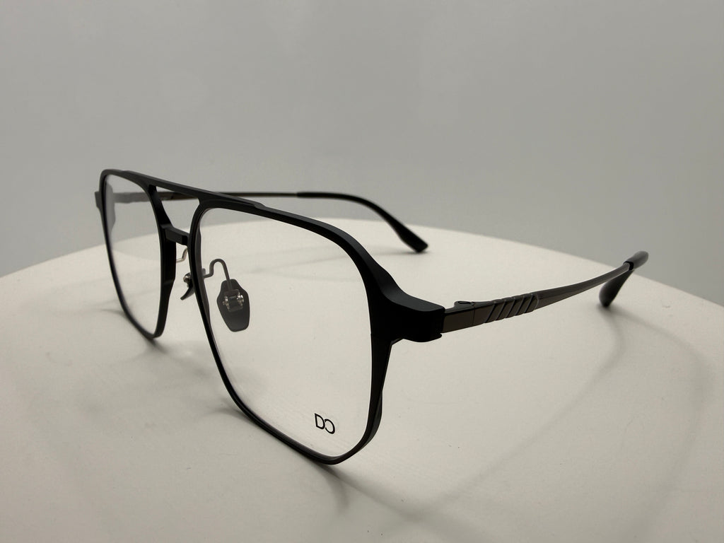 LT7033 C2 Titanium frame with clippers