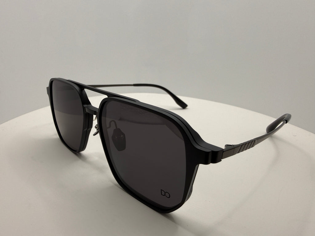 LT7033 C2 Titanium frame with clippers