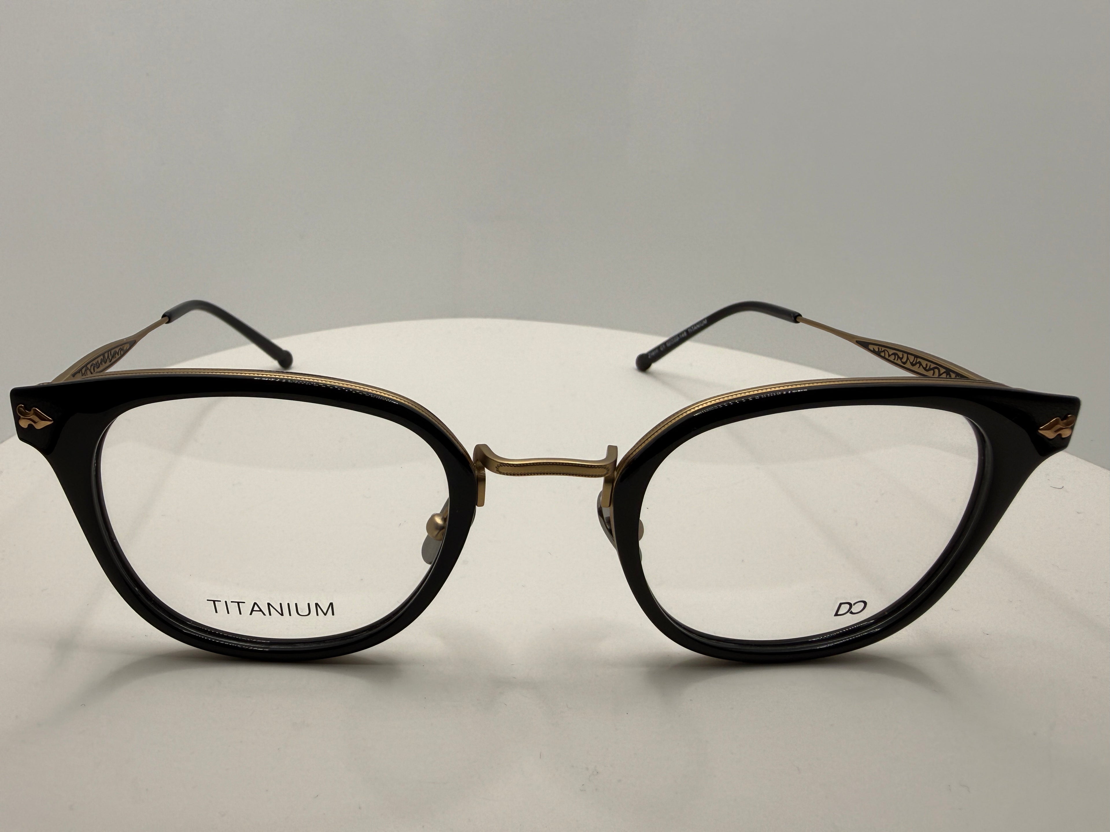 Z1611 Women style; Acetate front and temple with acetate tips